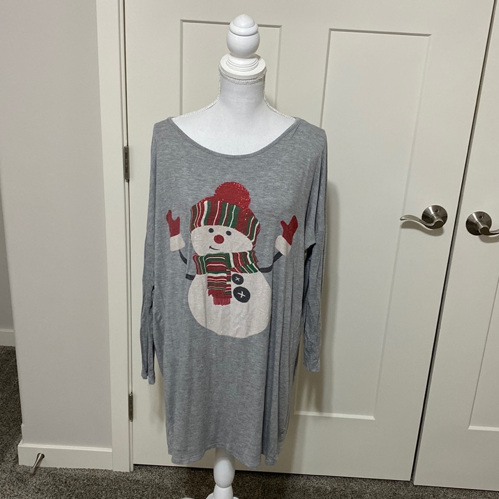 Oversized Size M Red Lolly Stretch Tunic Snowman Top!